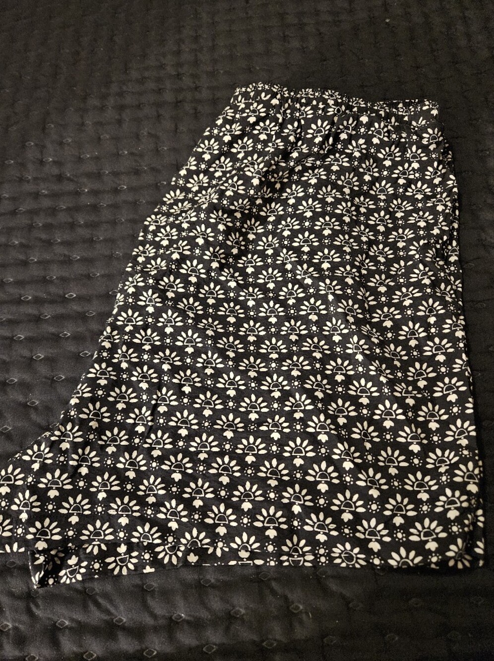 torrid Black and White Floral Midi Short